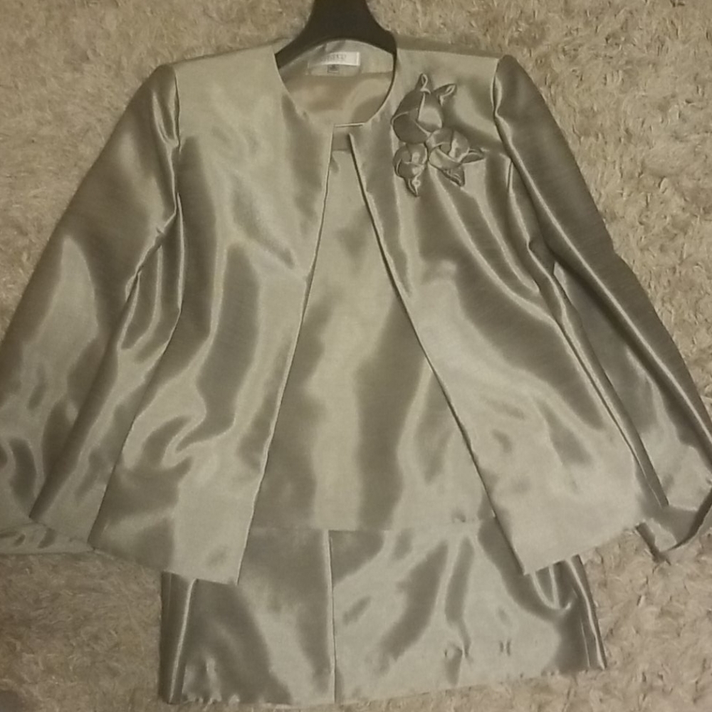 Kasper Skirt Suit
